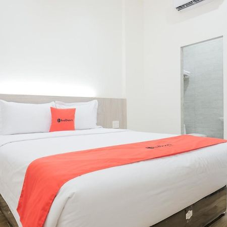 Reddoorz Plus @ Jalan Juanda Medan Exterior foto
